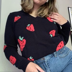 Adorable vintage strawberry sweater 🍓